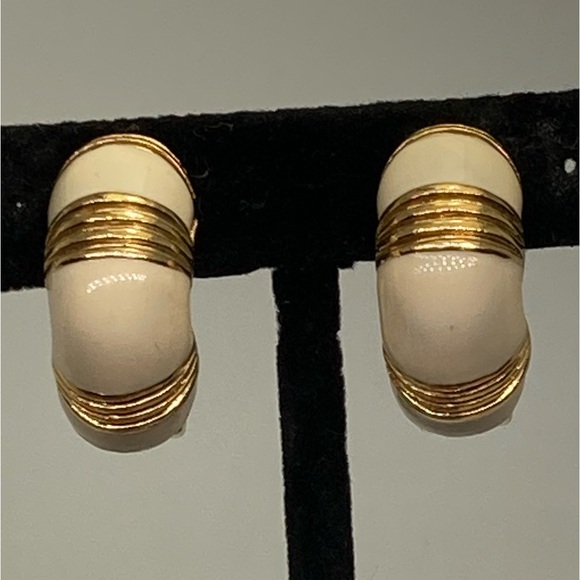 Vintage KJL Ivory Enamel Gold Tone Hoop Clip-On Earrings - Picture 1 of 8
